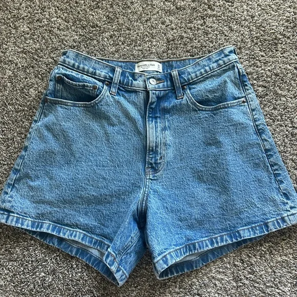 A&F High Rise Dad Short - Picture 1 of 4